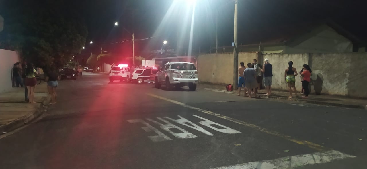 Foto 3 de 3 — Jovem, de 19 anos, morre após ser baleado em Araraquara